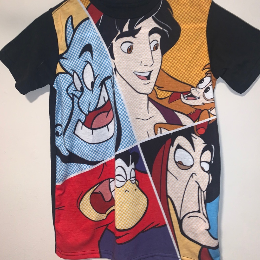 Disney’s Aladdin boys graphic tee size L